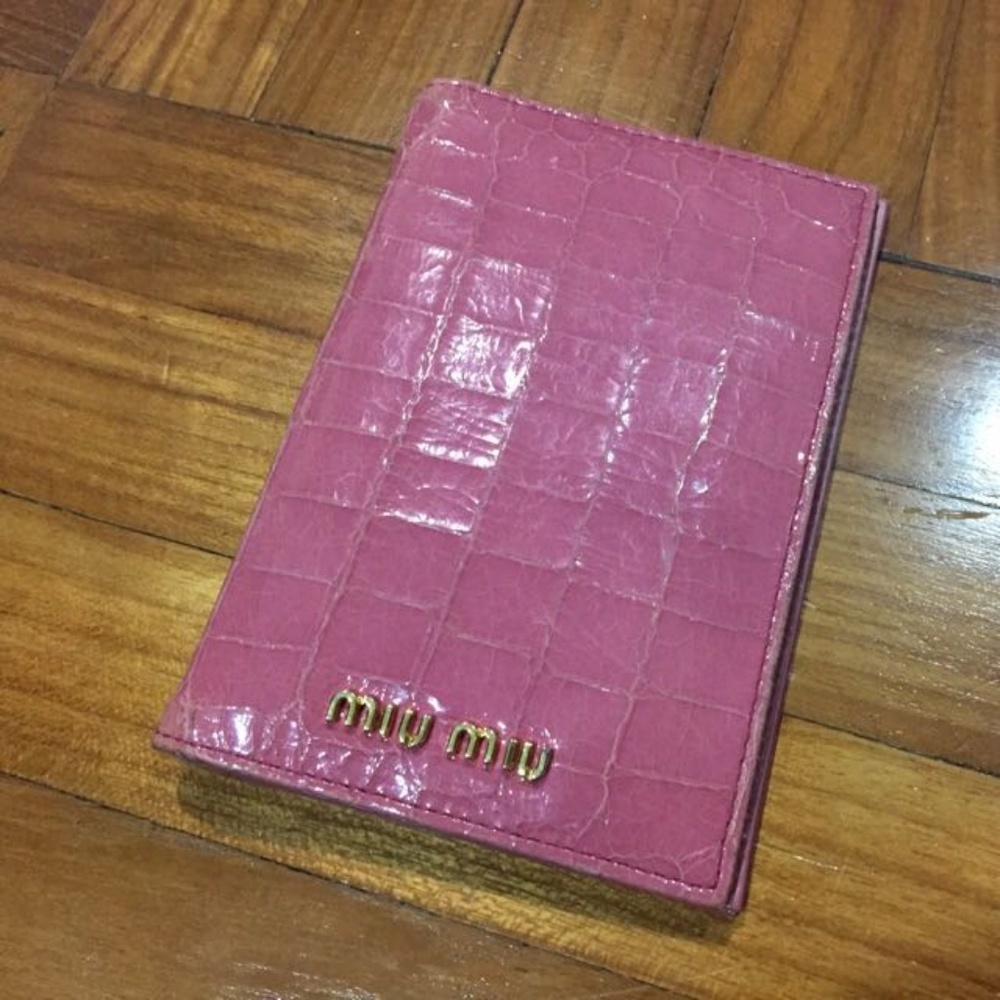 MIU MIU Croc Effect Pink Leather Passport Holder